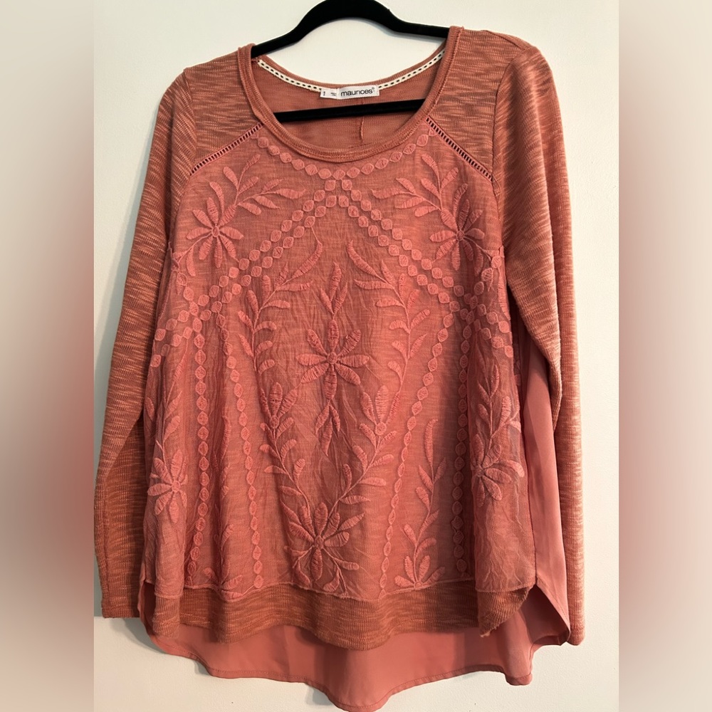 Maurices lightweight embroidered sweater Plus Size 1 EUC